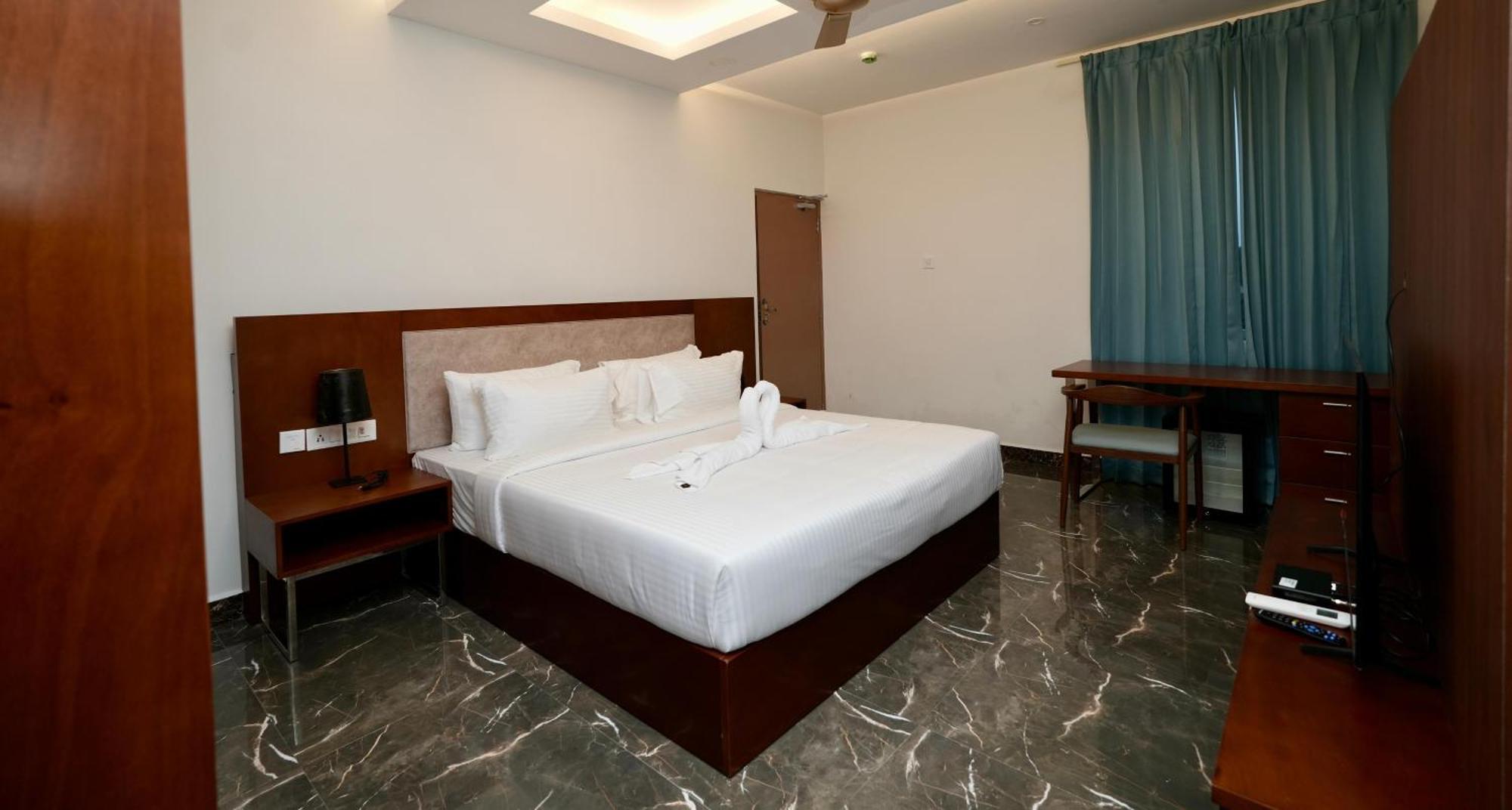 Le Royale Palace Karaikal Exterior photo